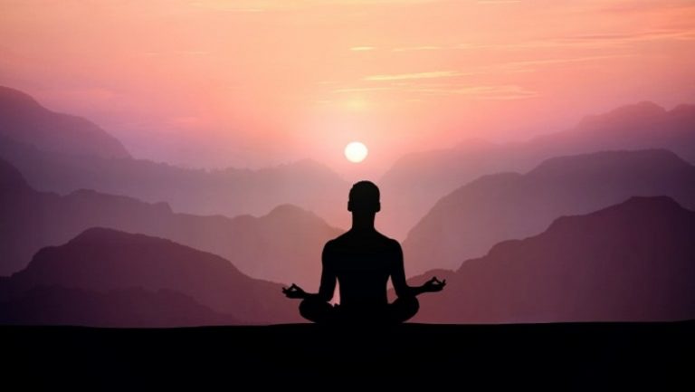 अपने असर से आगे बढ़  रहा है योग