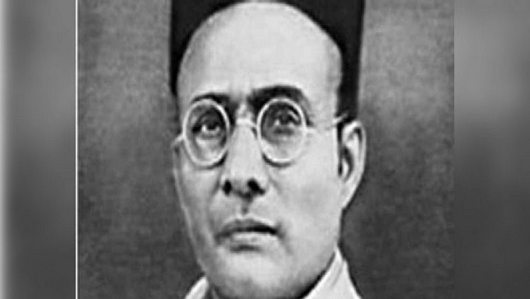 यह इतिहास की पुस्तक नहीं, स्वयं भी इतिहास है