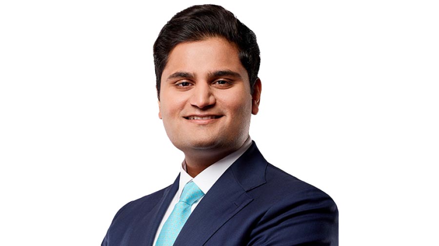Rachnatamak yuva Vayktitv